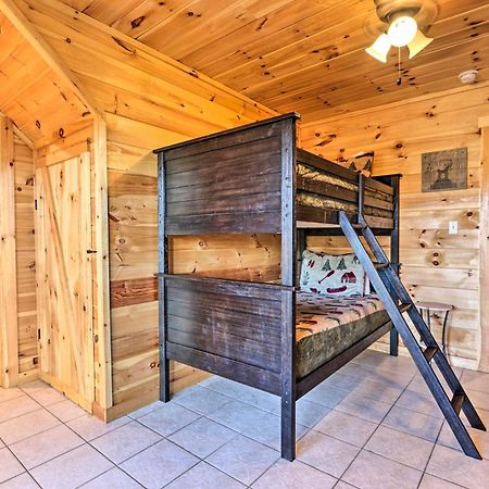 Luxe Cabin With Hot Tub, Theater, Pool Table, Arcade Pigeon Forge Kültér fotó