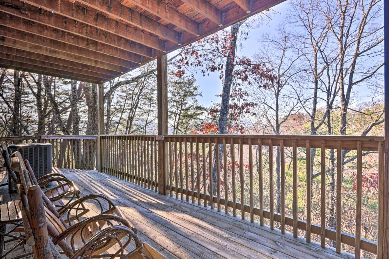 Luxe Cabin With Hot Tub, Theater, Pool Table, Arcade Pigeon Forge Kültér fotó
