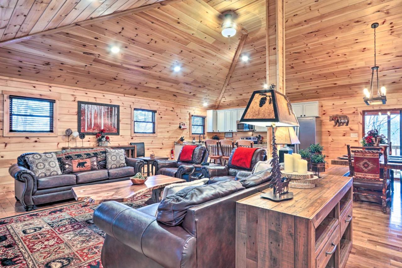 Luxe Cabin With Hot Tub, Theater, Pool Table, Arcade Pigeon Forge Kültér fotó